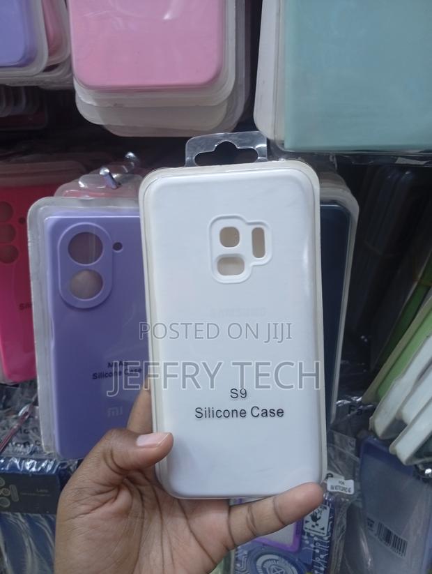 White Samsung Galaxy S9 Silicone Cover