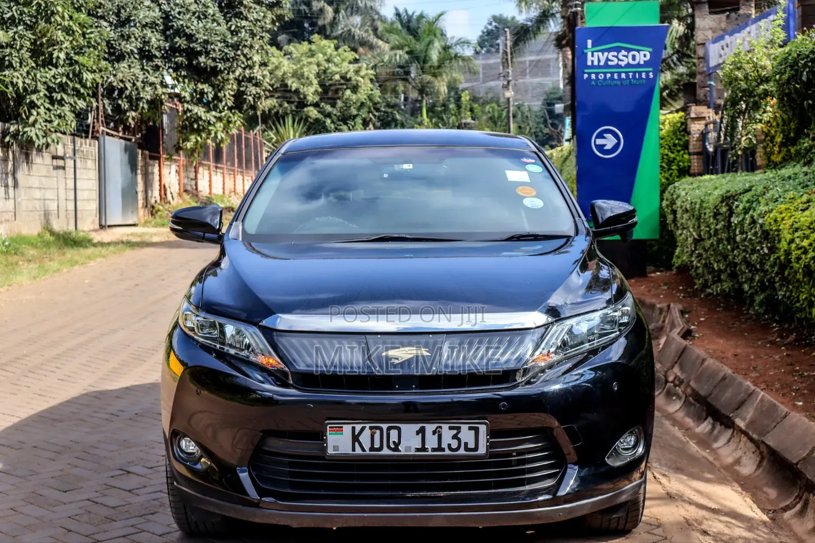 Toyota Harrier 2.0 2017 Black