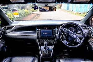 Toyota Harrier 2.0 2017 Black