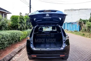 Toyota Harrier 2.0 2017 Black