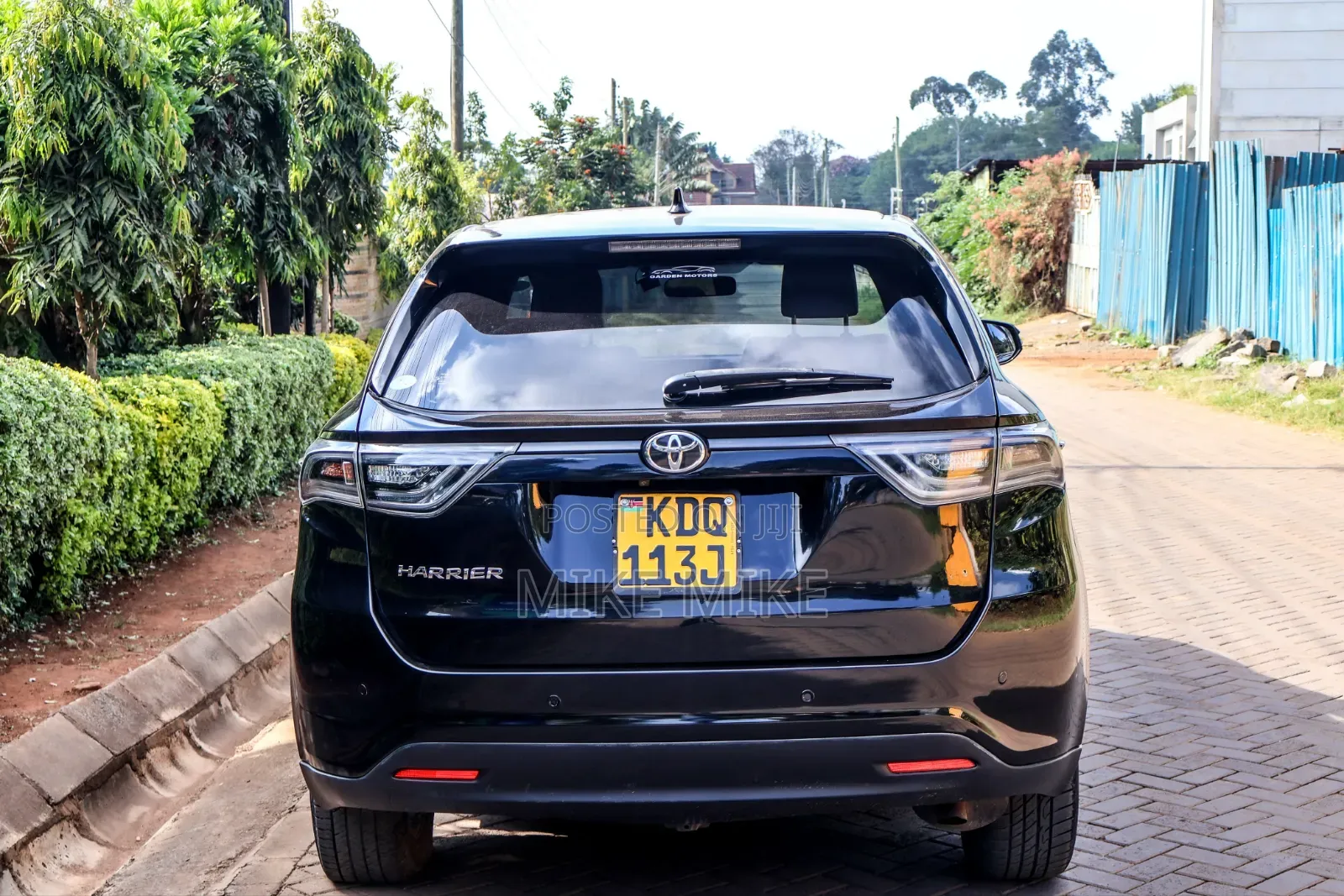 Toyota Harrier 2.0 2017 Black