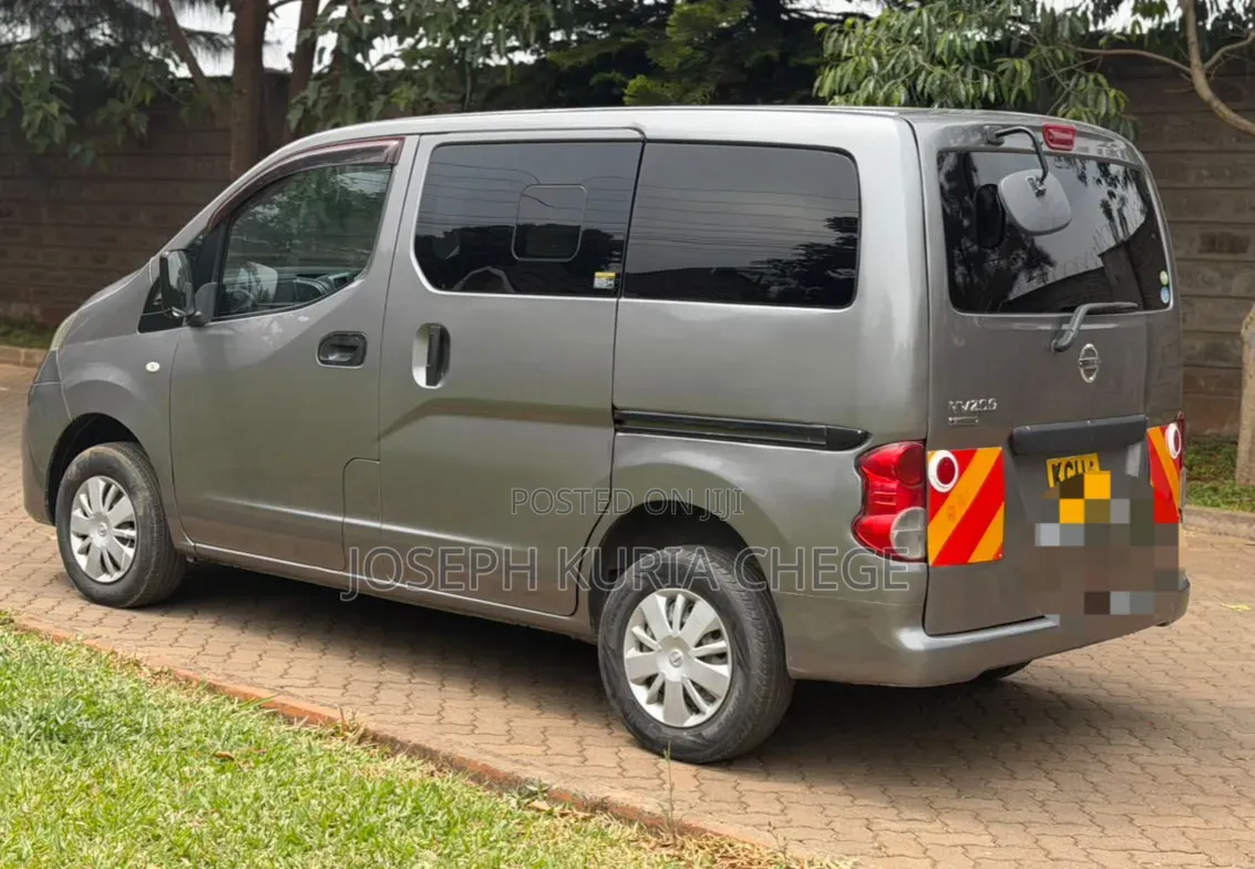 Nissan NV200 2012 Grey