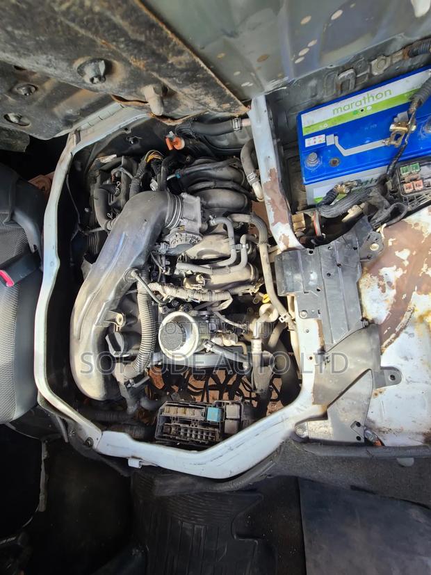 Toyota HiAce 2009 White - thumbnail 10