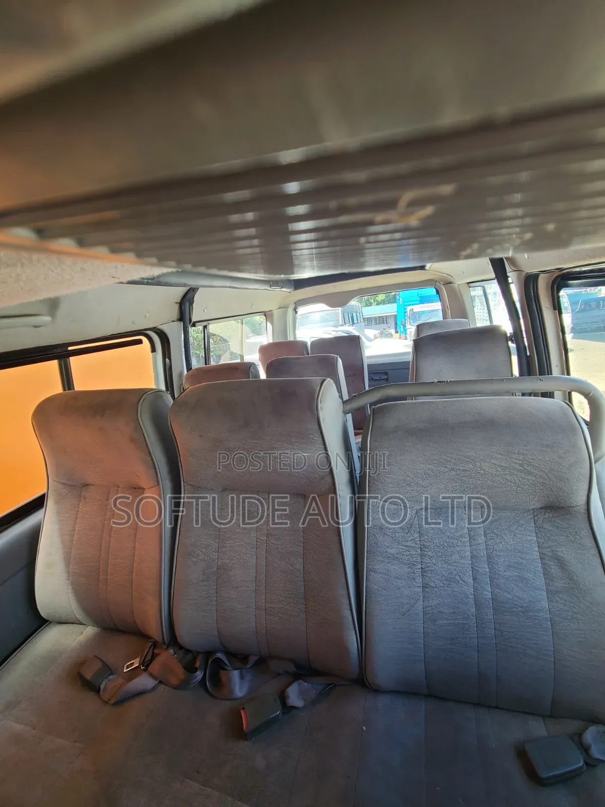 Toyota HiAce 2009 White