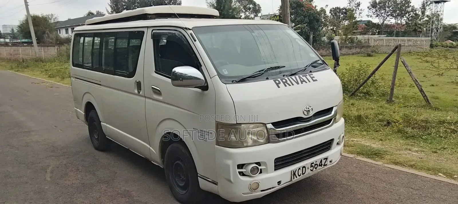 Toyota HiAce 2009 White