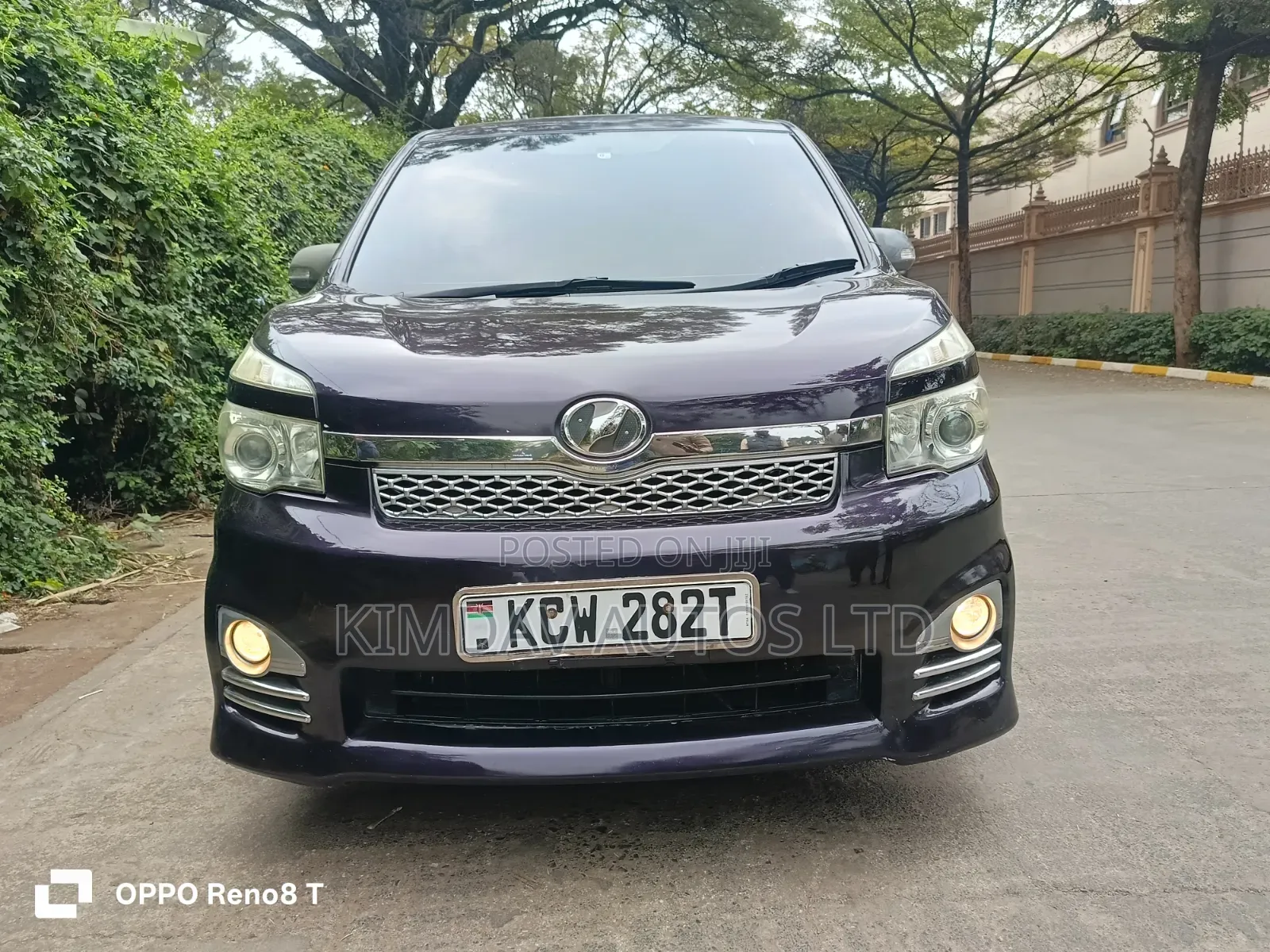 Toyota Voxy 2012 Burgundy
