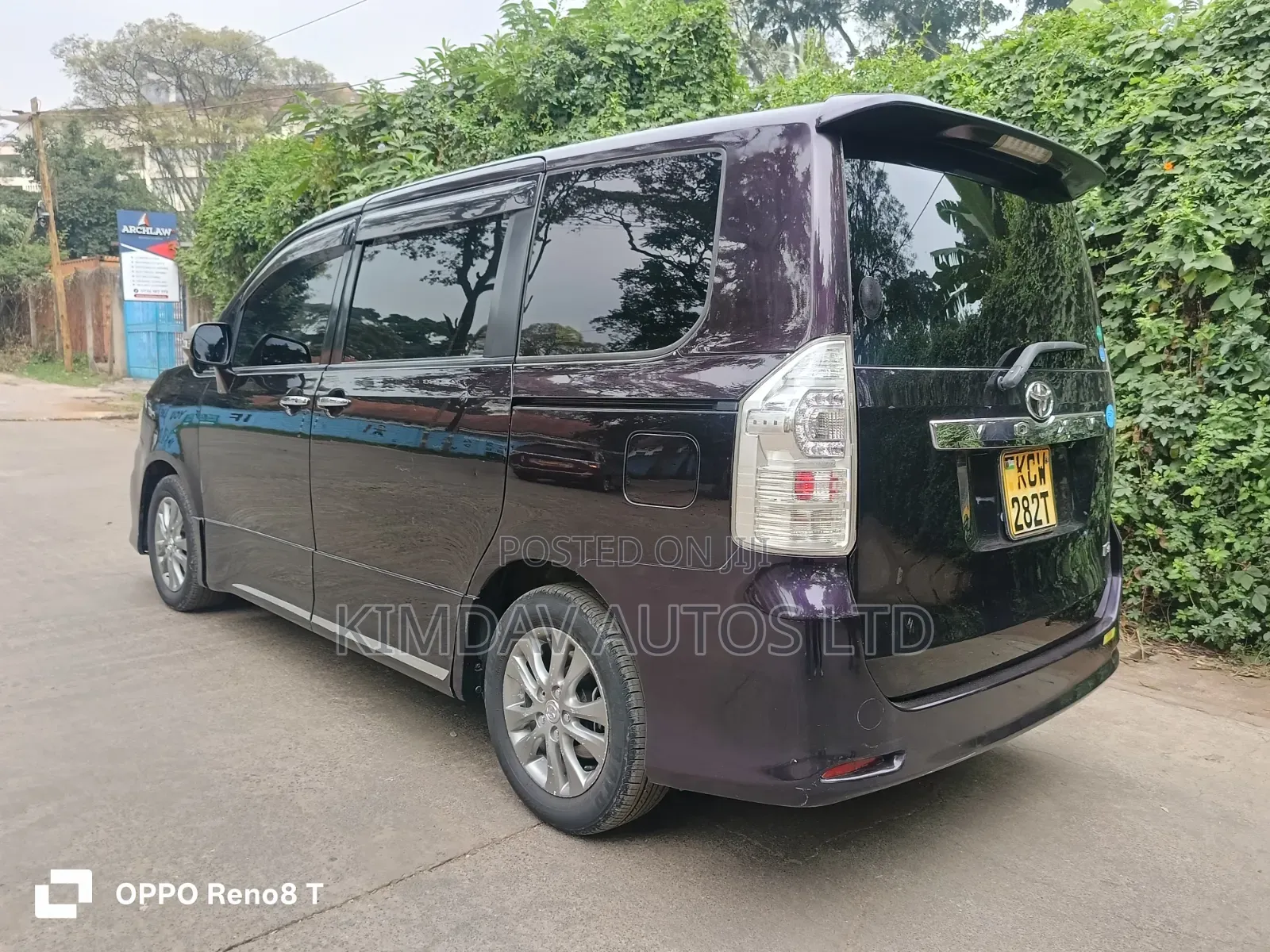 Toyota Voxy 2012 Burgundy