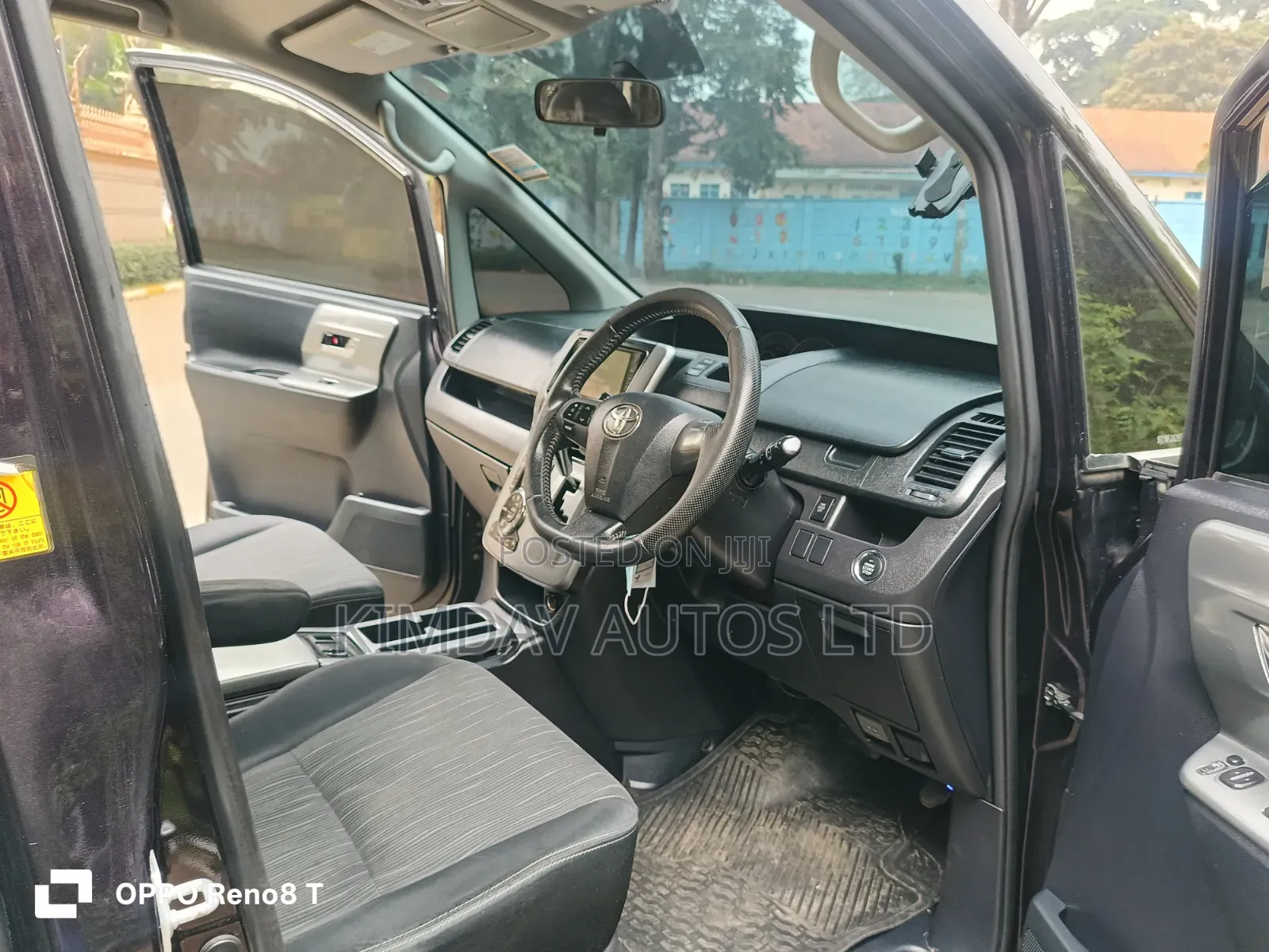 Toyota Voxy 2012 Burgundy