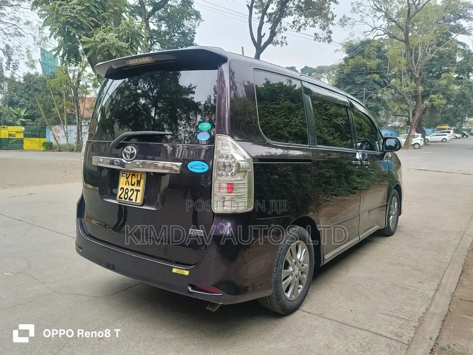 Toyota Voxy 2012 Burgundy
