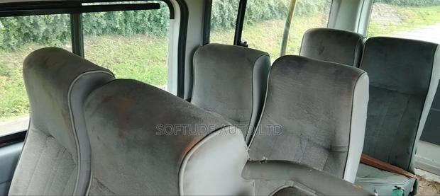 Toyota HiAce 2009 White - thumbnail 9