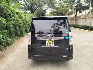 Toyota Voxy 2012 Purple