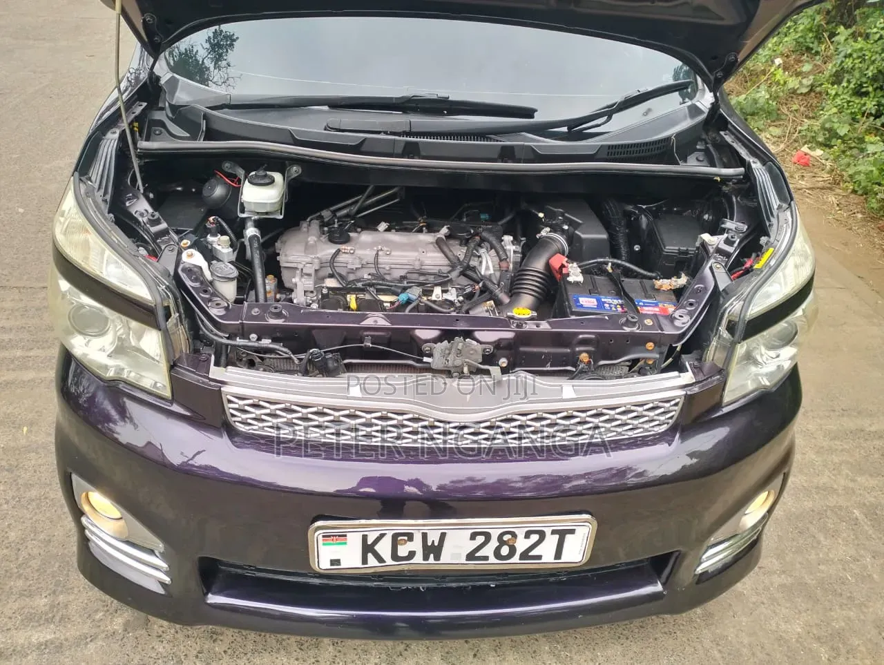 Toyota Voxy 2012 Purple