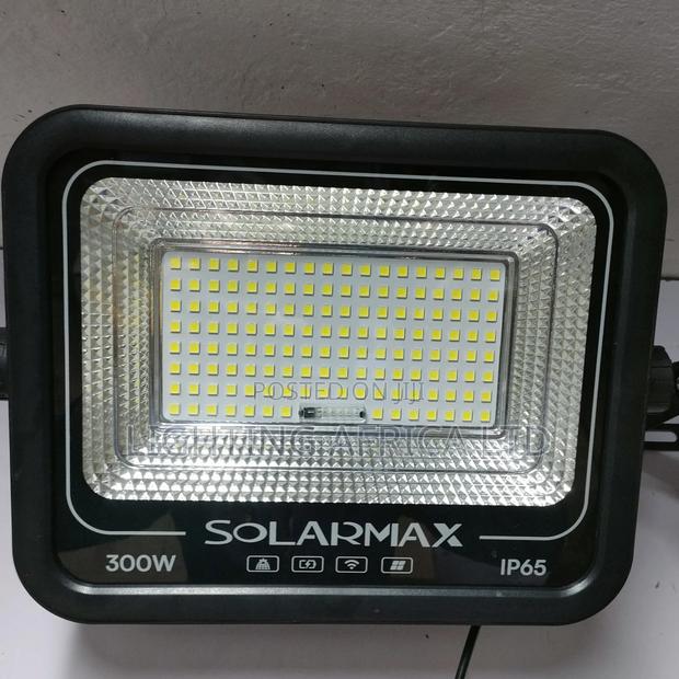 300 Watts Solarmax Floodlight Light 11hrs Straight With Bracket - thumbnail 3