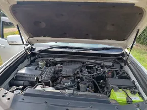 Toyota Land Cruiser Prado 2017 Pearl