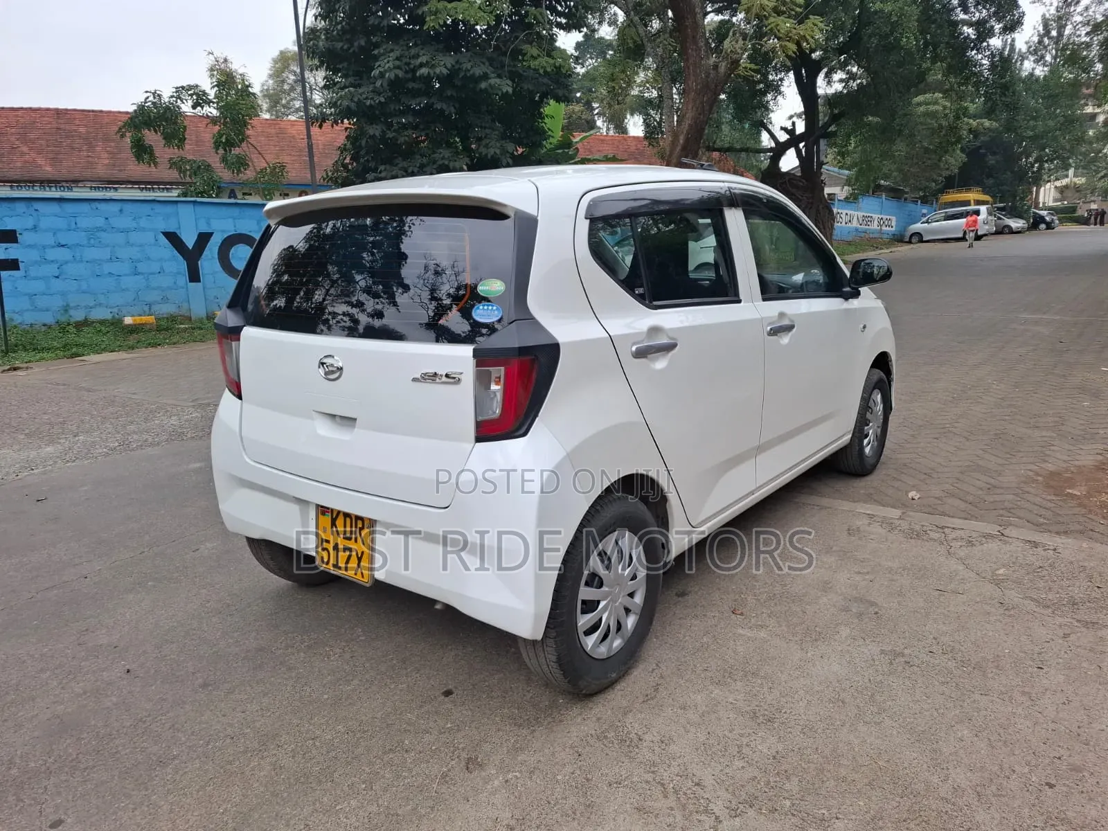 Daihatsu Mira 2017 White