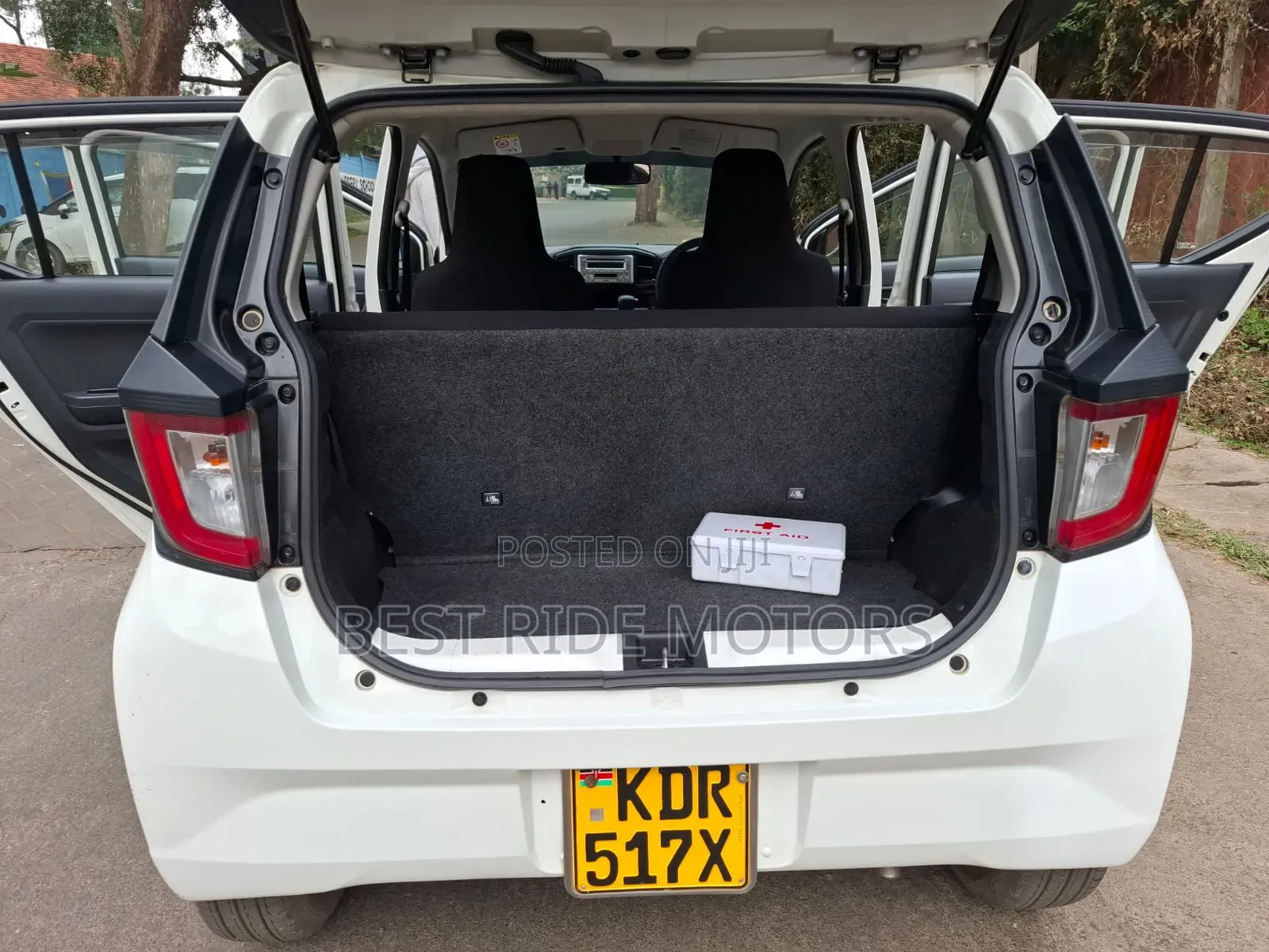 Daihatsu Mira 2017 White