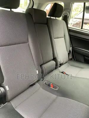 Toyota Corolla Fielder 2018 Silver