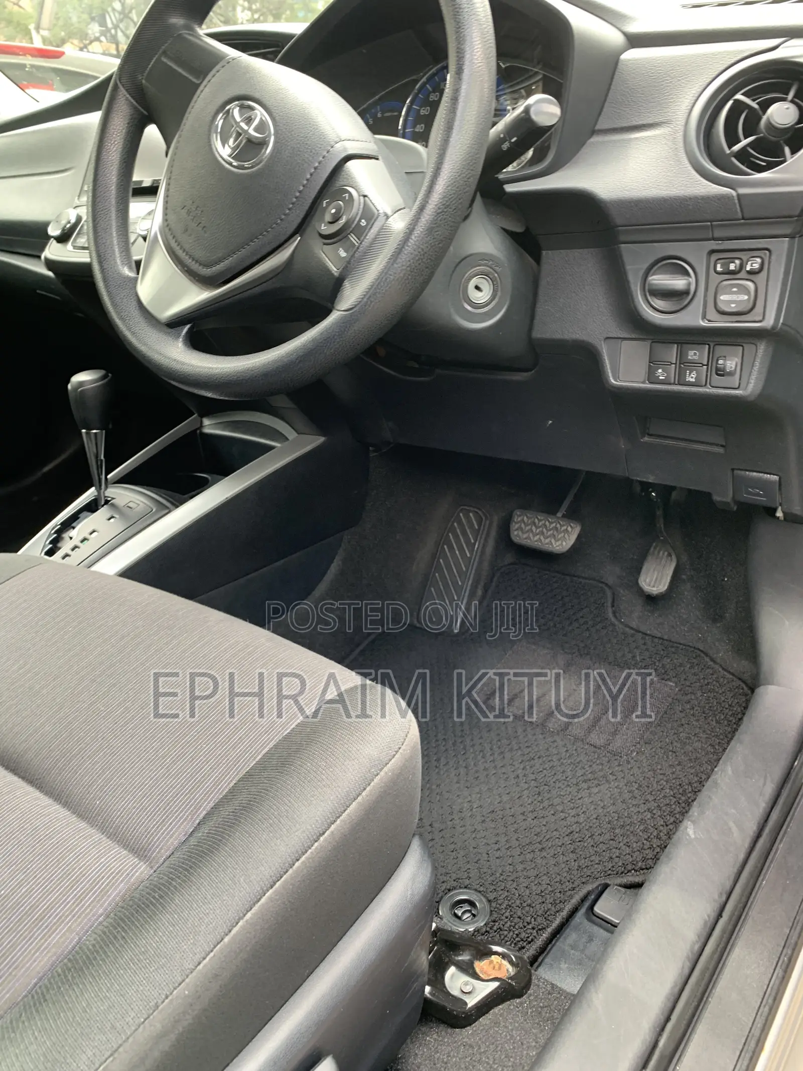Toyota Corolla Fielder 2018 Silver