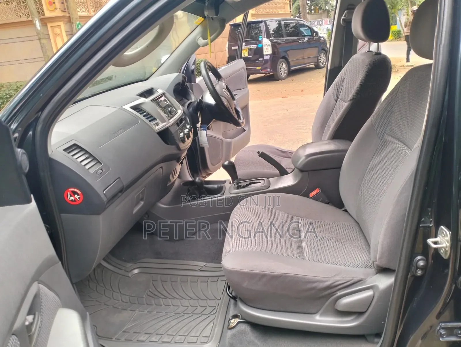 Toyota Hilux 2013 Blue