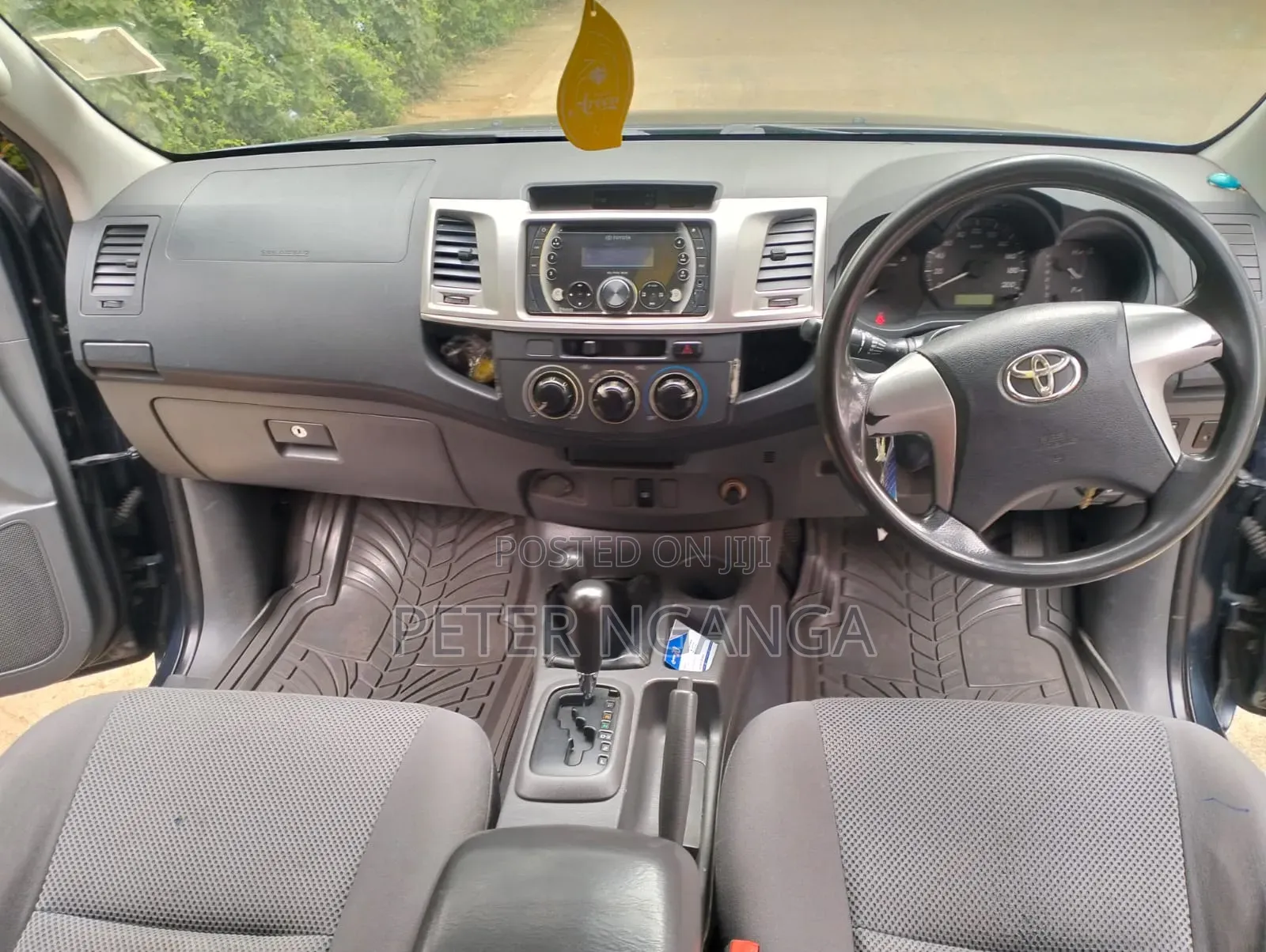 Toyota Hilux 2013 Blue