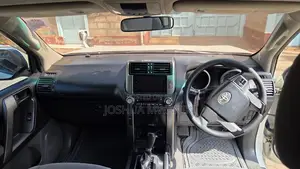 Toyota Land Cruiser Prado 2.7 i 2010 Pearl