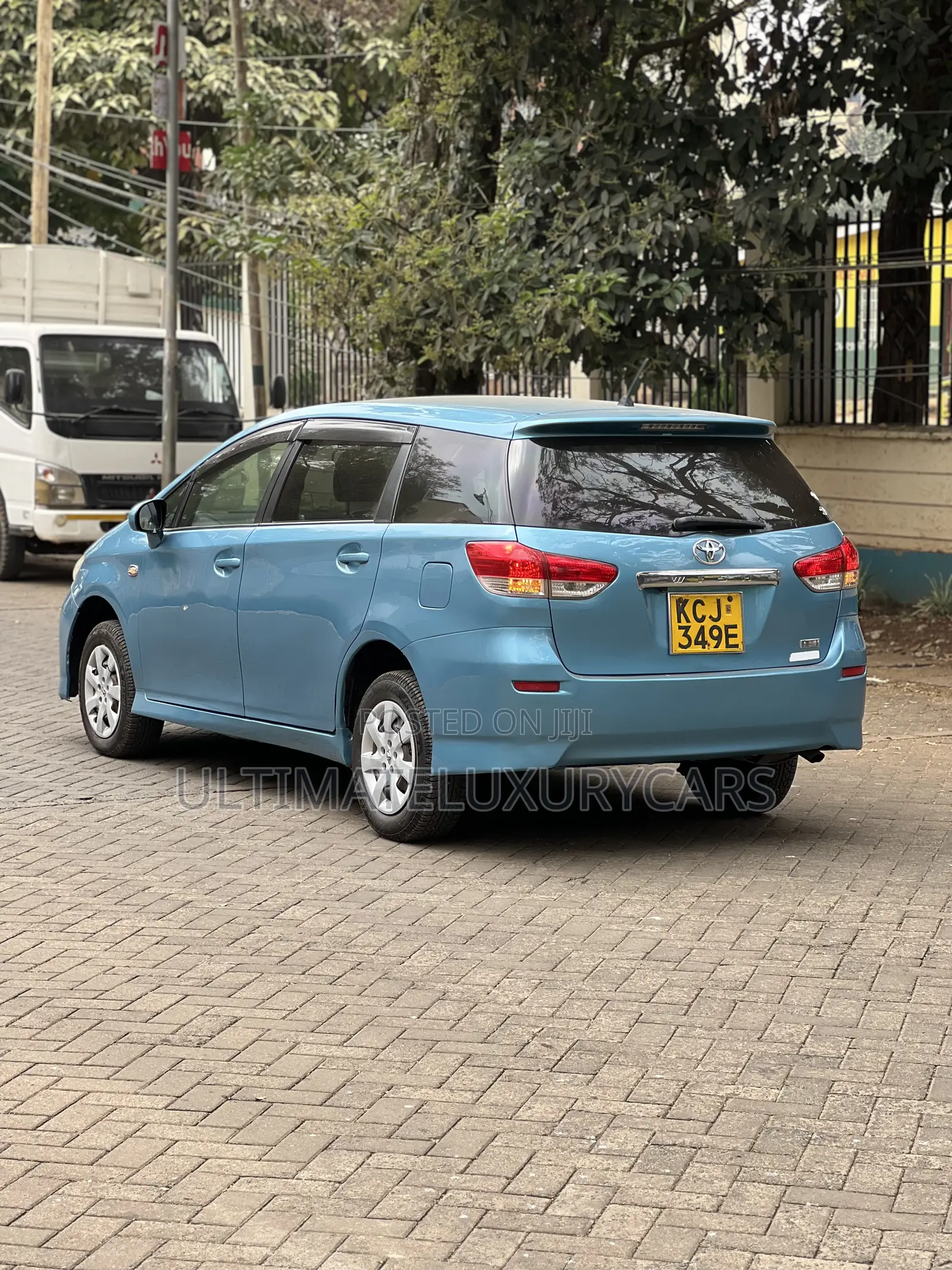 Toyota Wish 2010 Blue