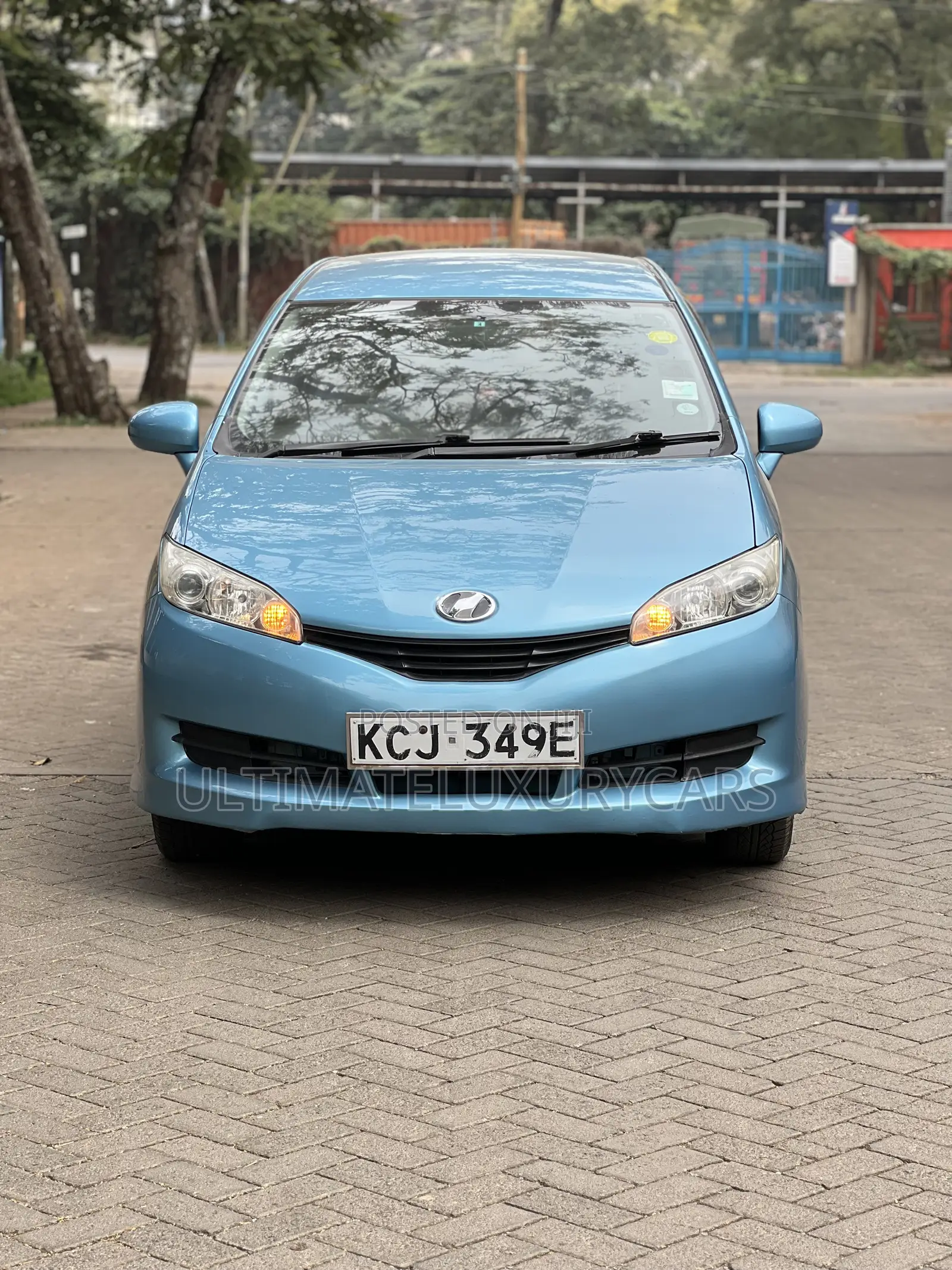 Toyota Wish 2010 Blue