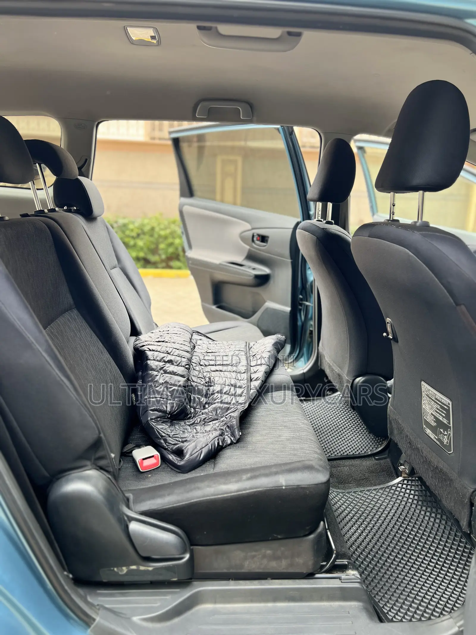 Toyota Wish 2010 Blue