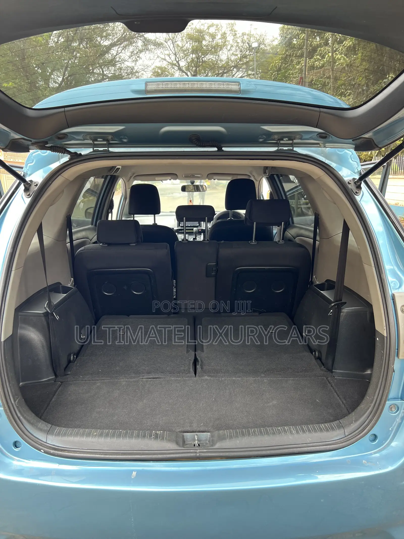 Toyota Wish 2010 Blue
