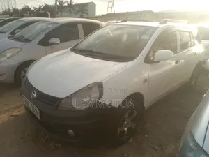 Nissan Advan 2015 White