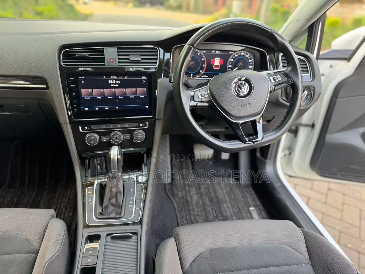 Volkswagen Golf 2019 White