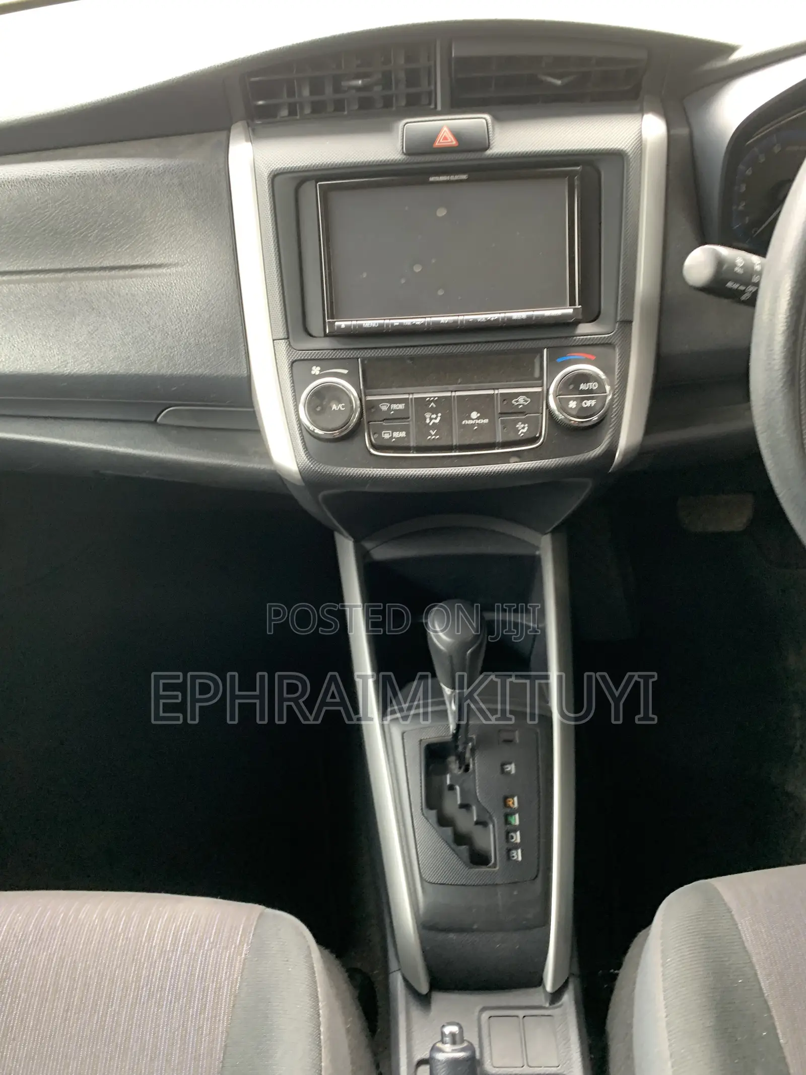 Toyota Corolla Fielder 2018 Silver