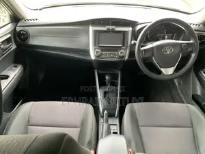 Toyota Corolla Fielder 2018 Silver