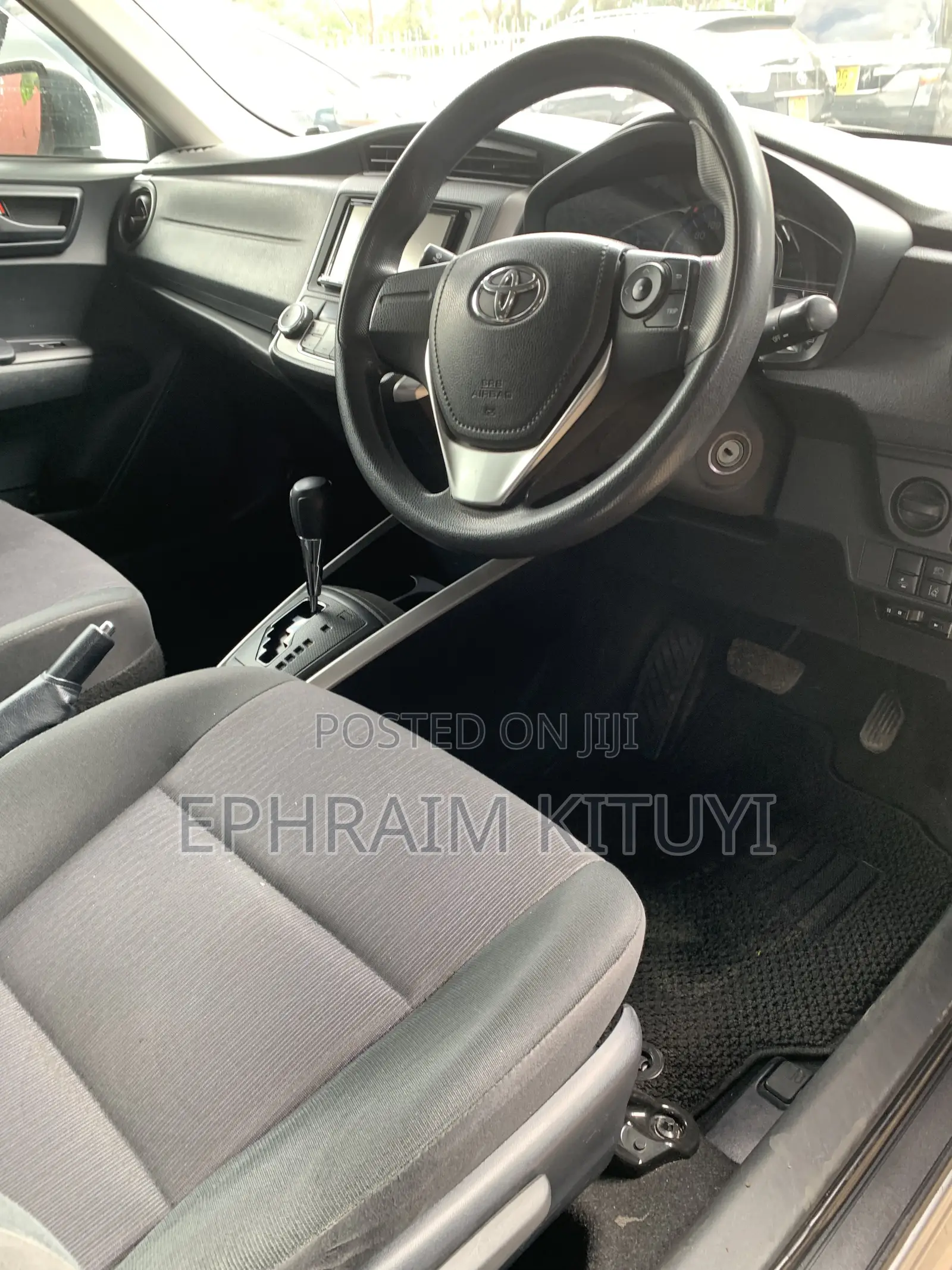 Toyota Corolla Fielder 2018 Silver