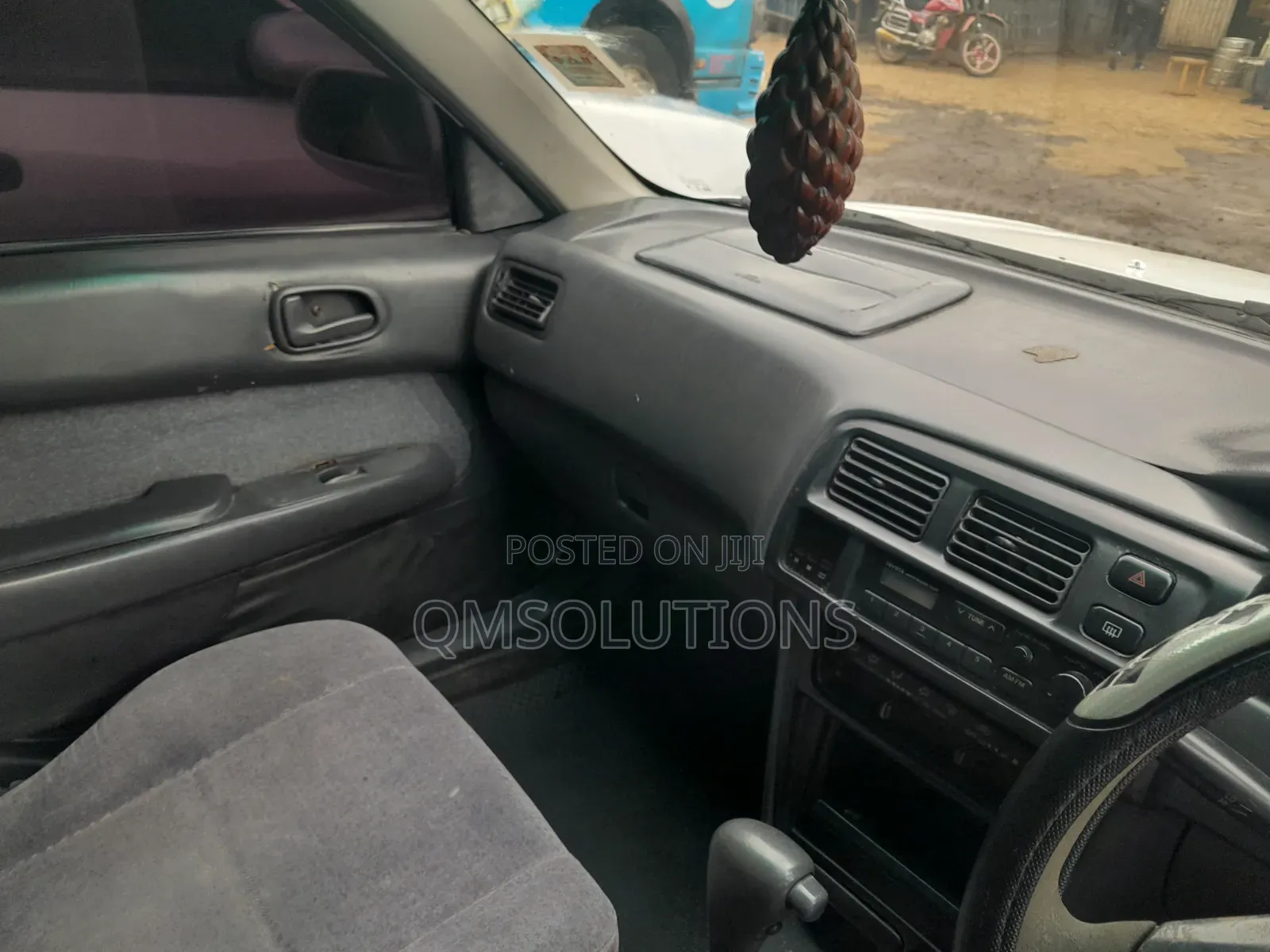 Toyota Corolla 1997 White