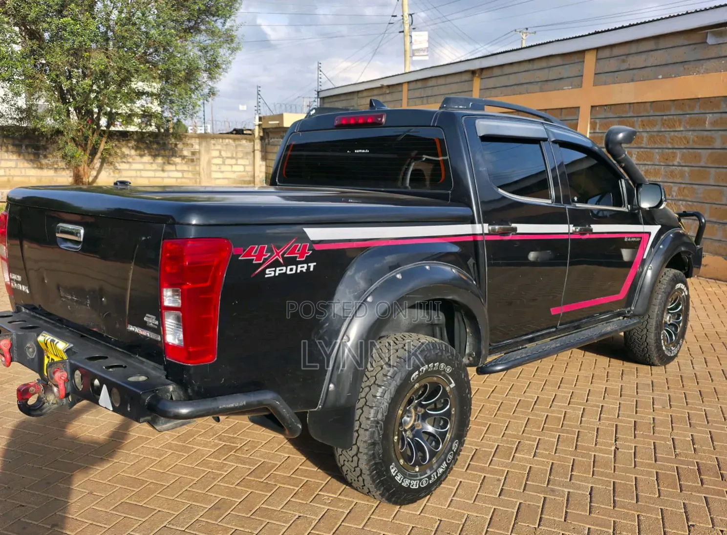 Isuzu D-MAX 2015 Black