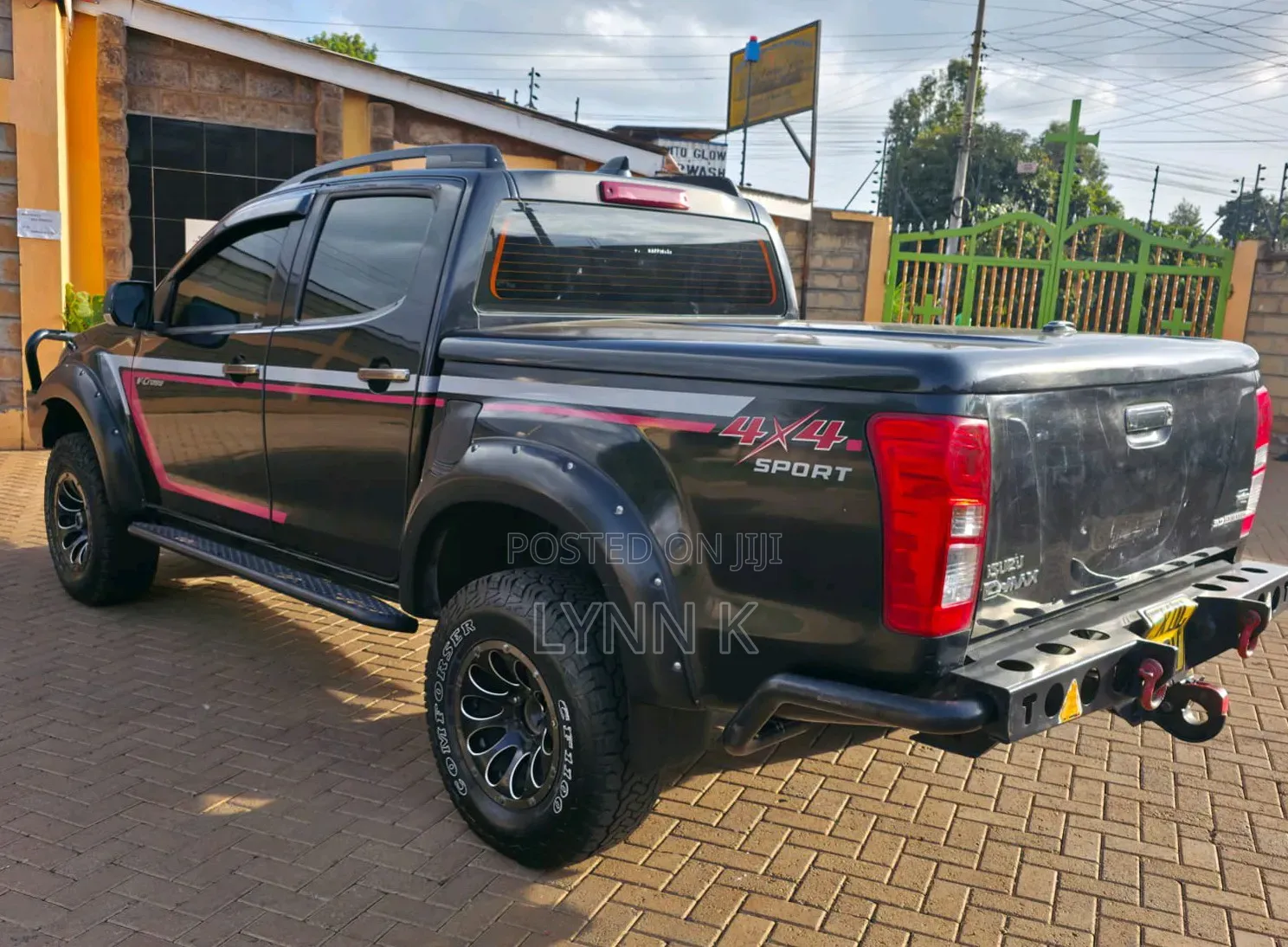 Isuzu D-MAX 2015 Black