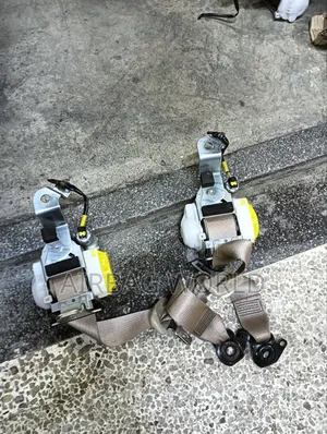 Rear Seatbelts Axiom Beige