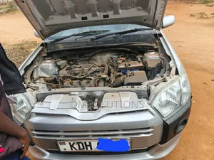 Toyota Succeed 2015 Silver