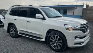 Toyota Land Cruiser 2019 White