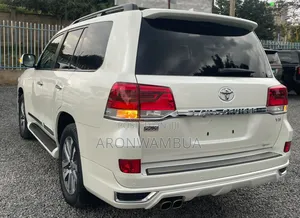 Toyota Land Cruiser 2019 White