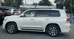 Toyota Land Cruiser 2019 White