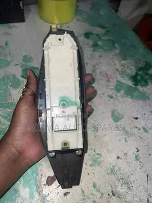Main Switch Avensis/Premio260