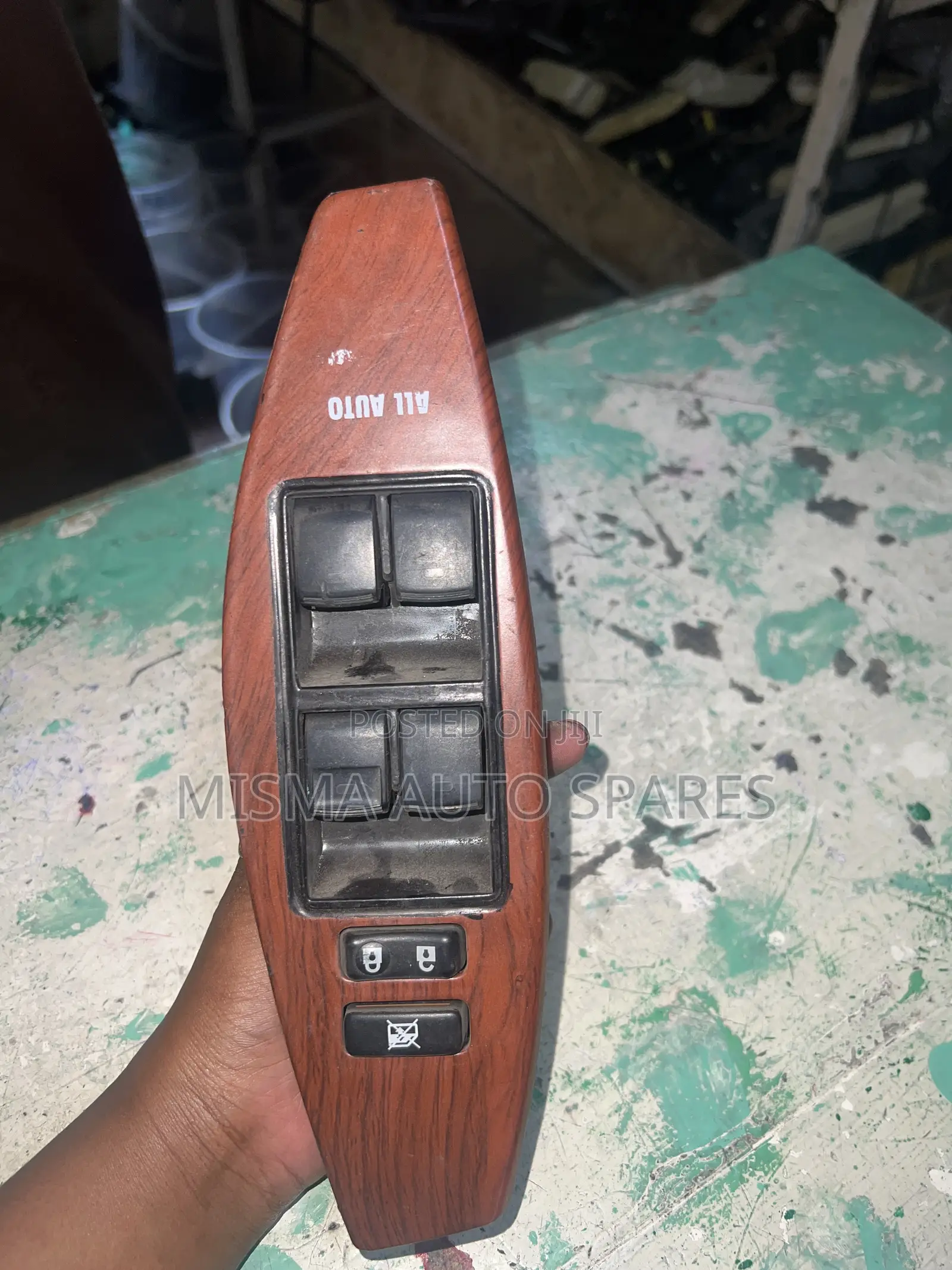 Main Switch Avensis/Premio260