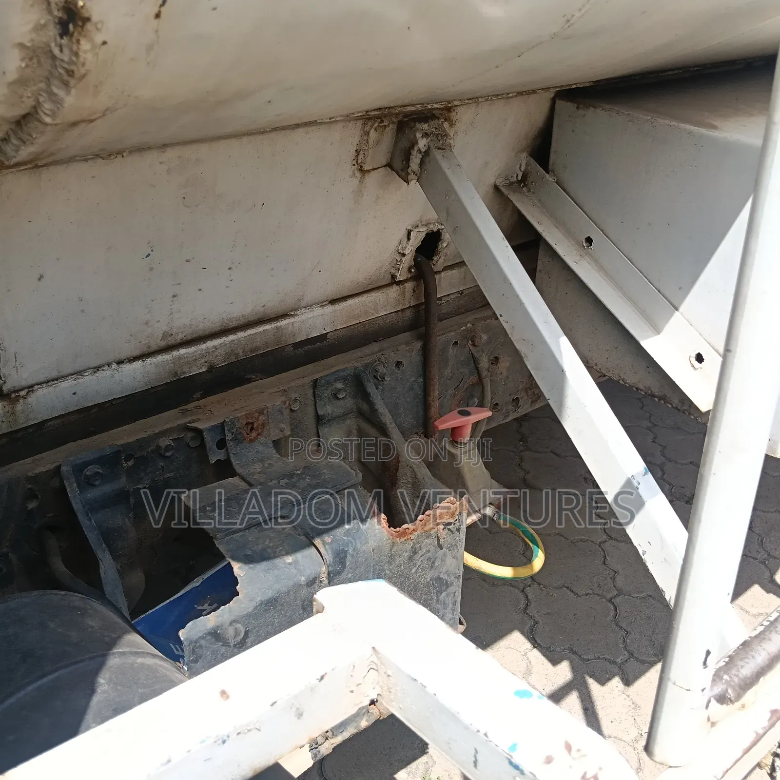 For Quick Sale Canter in Excellent Condition.Yom 2006 White