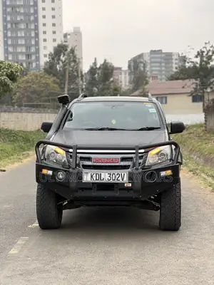 Isuzu D-MAX 2015 Black