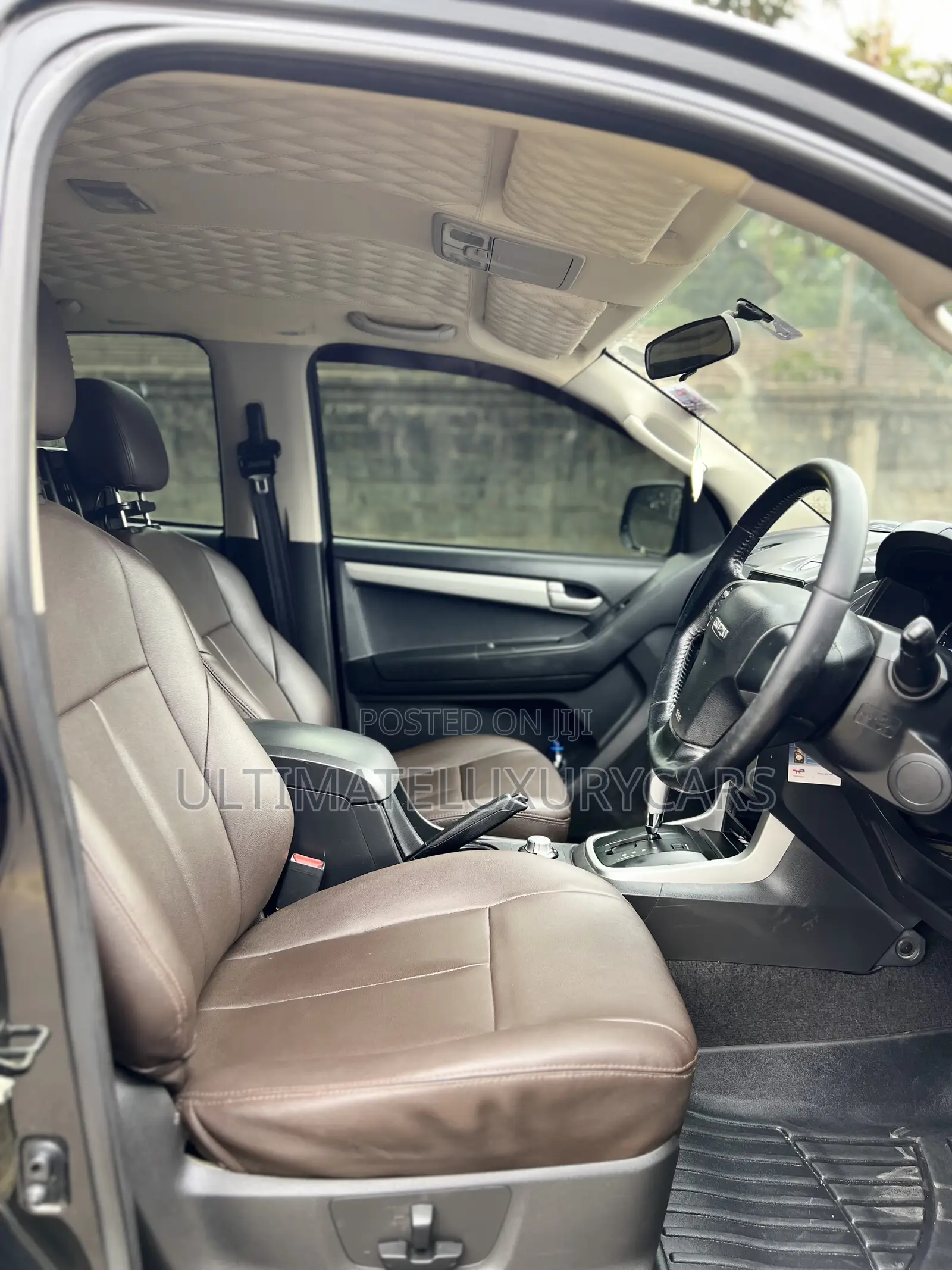 Isuzu D-MAX 2015 Black