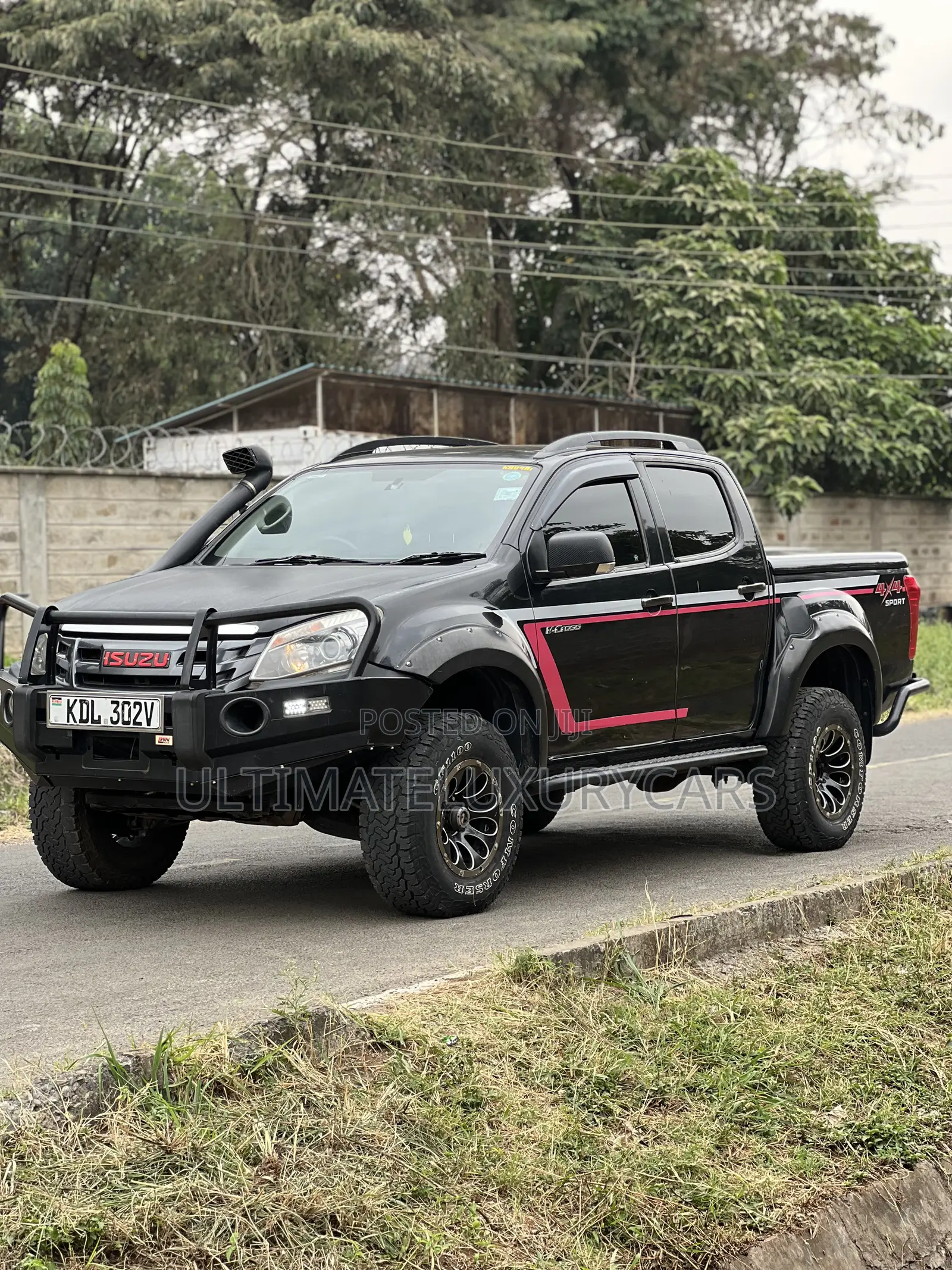 Isuzu D-MAX 2015 Black