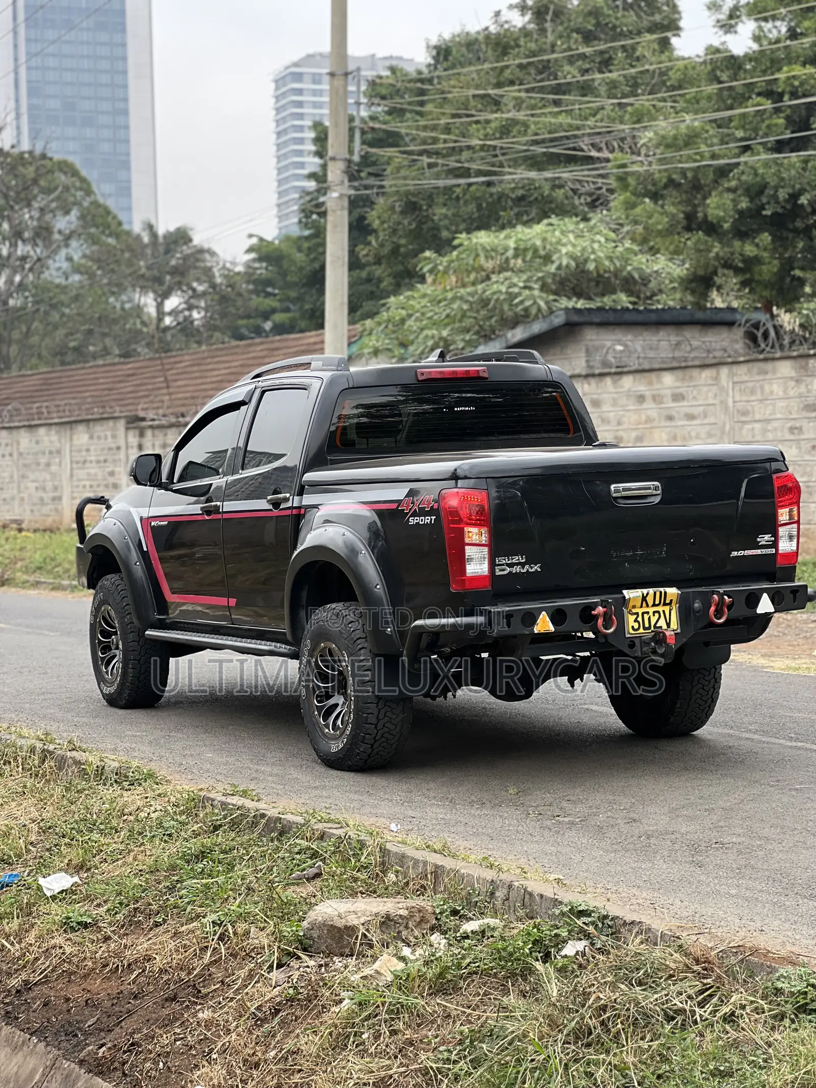 Isuzu D-MAX 2015 Black