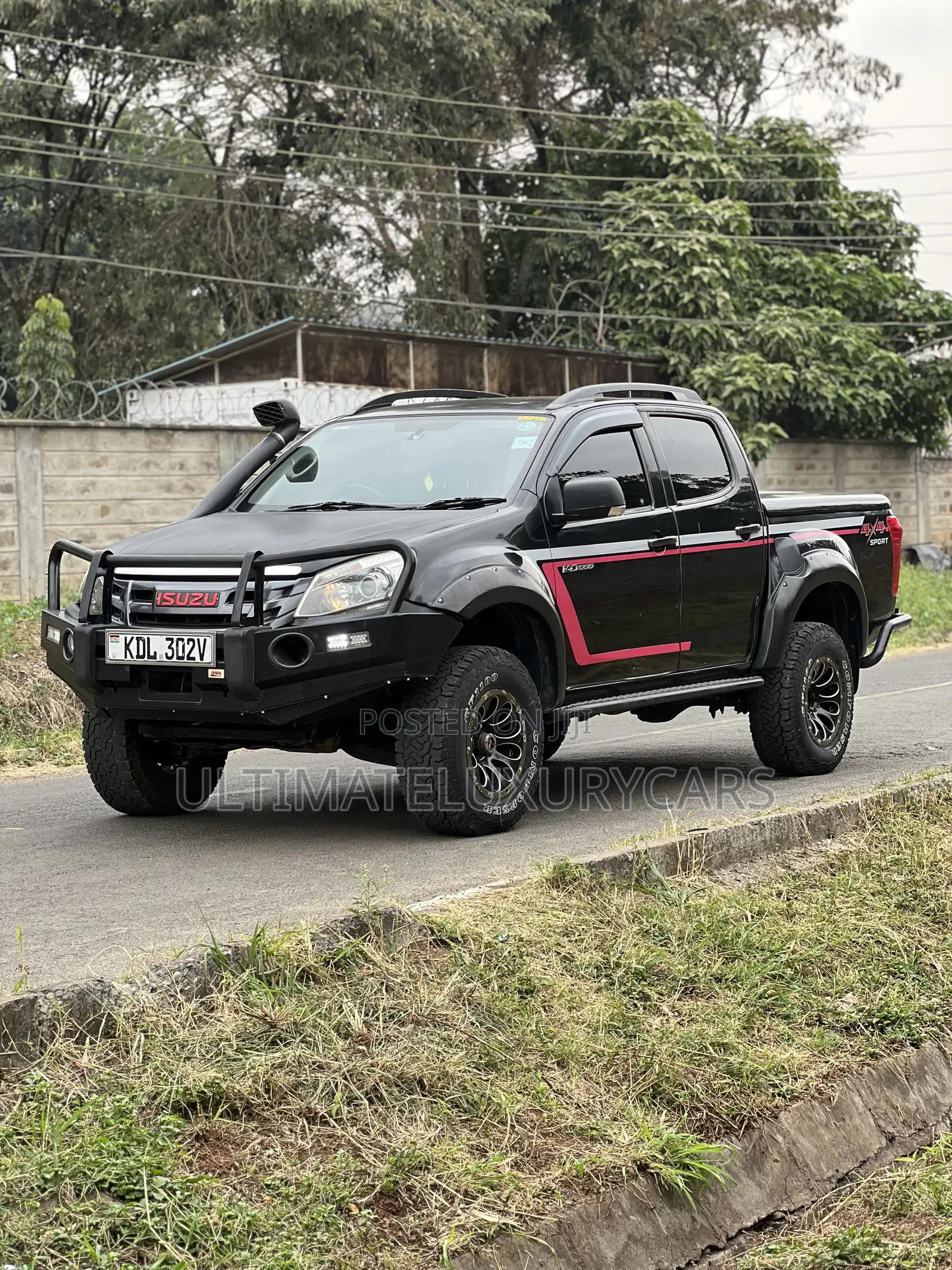 Isuzu D-MAX 2015 Black